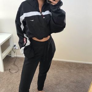 nike windbreaker cropped jacket